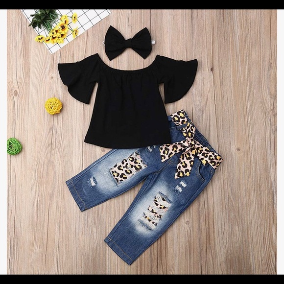 Ruffle Off Shoulder Top Distressed Leopard Jeans 3